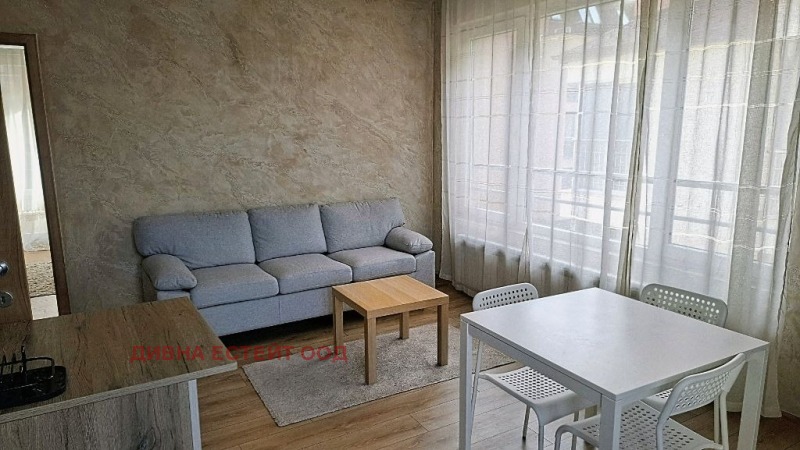 Дава под Наем 3-СТАЕН в град София, Витоша - 88 кв.м / 760 € » 1 486.43 лв., ДИВНА ЕСТЕЙТ ООД