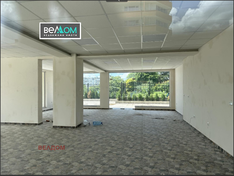 Дава под Наем ЗАВЕДЕНИЕ в град Варна, Владислав Варненчик 1 - 360 кв.м / 2 555 € » 4 997.15 лв., ВЕЛДОМ