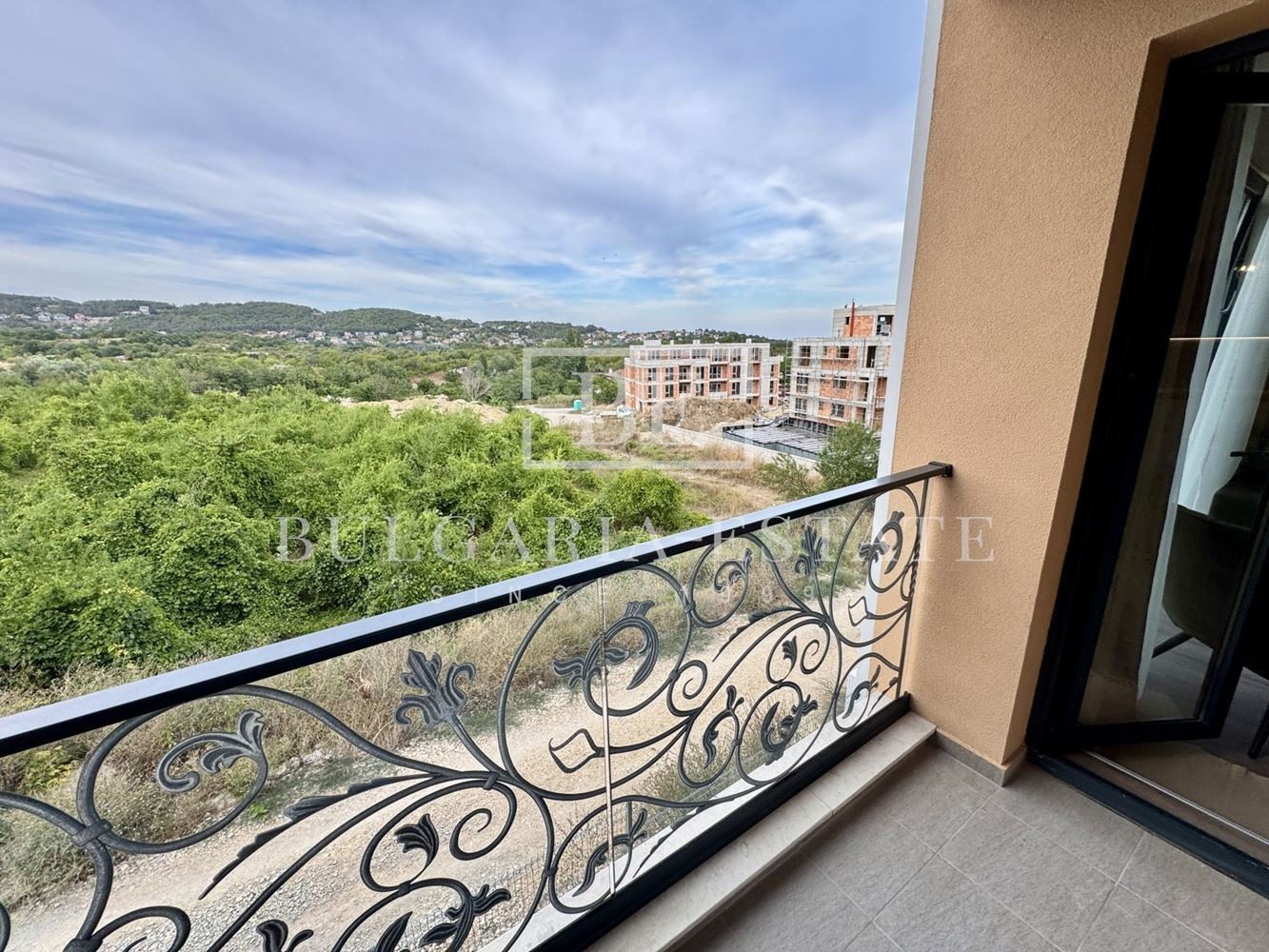 Дава под наем 2-СТАЕН, гр. Варна, к.к. Св.Св. Константин и Елена, снимка 5 - Апартаменти - 53775768