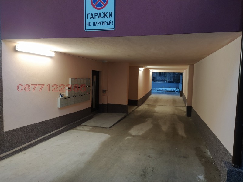 Дава под наем ГАРАЖ, ПАРКОМЯСТО, гр. София, Център, снимка 6 - Гаражи и паркоместа - 53471605