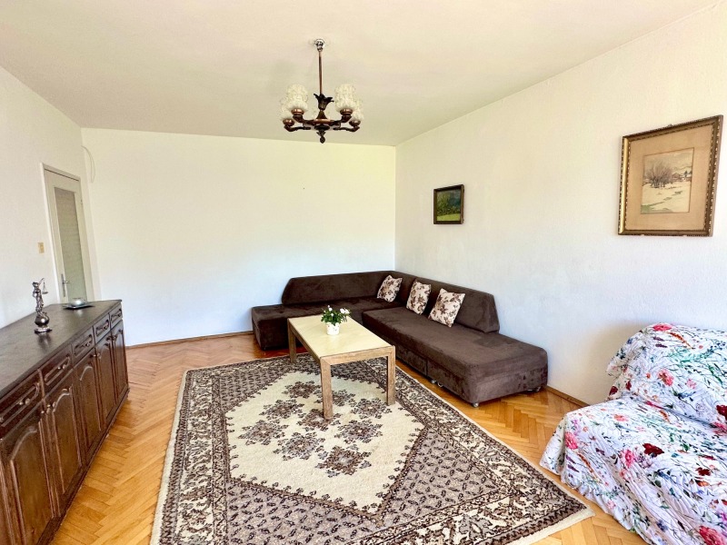 Дава под нем  3-стаен, град София, Гоце Делчев •  640 EUR • ID 39922661 — holmes.bg - [1] 