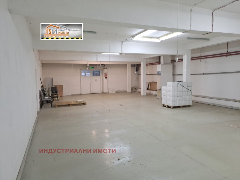 Дава под наем ПРОМ. ПОМЕЩЕНИЕ, гр. Пловдив, Център