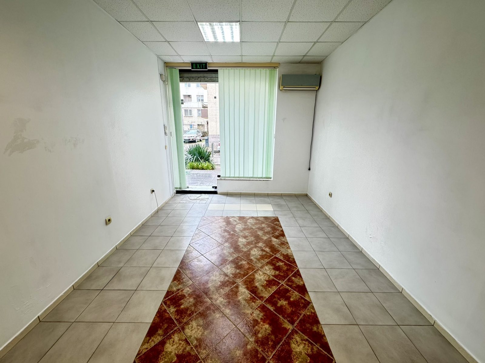 Дава под наем МАГАЗИН, гр. София, Малинова долина, снимка 2 - Магазини - 54077667