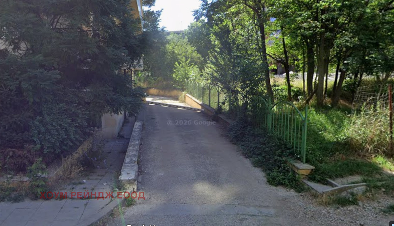 Дава под наем ГАРАЖ, ПАРКОМЯСТО, гр. София, Мусагеница, снимка 2 - Гаражи и паркоместа - 56196079