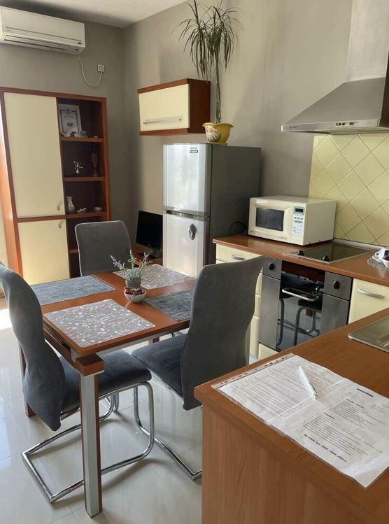 En renta  1 dormitorio Burgas , Vazrazhdane , 65 metros cuadrados | 79375528