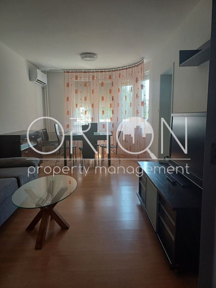 Дава под нем  2-стаен, град София, Зона Б-19 •  650 € • ID 88262505 — holmes.bg - [1] 