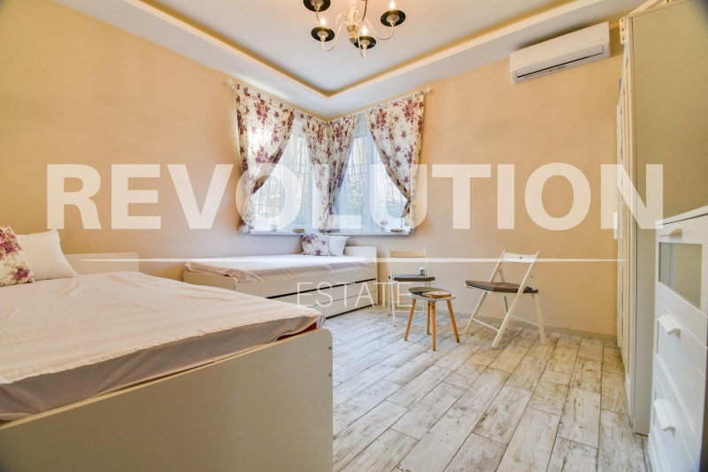 Издаје се  2 спаваће собе Софија , Центар , 70 м2 | 58834285 - слика [11]