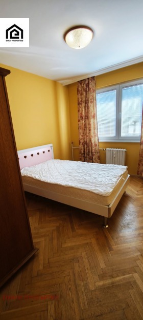 2 camere da letto Tsentar, Sofia 8