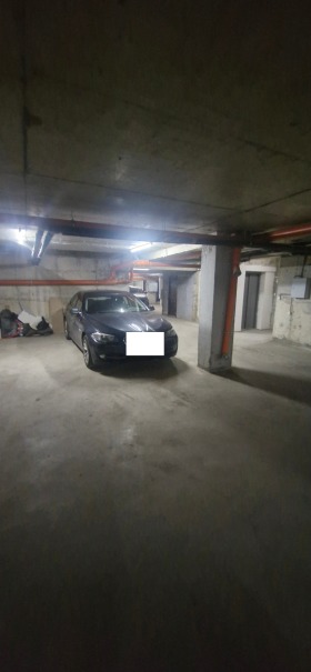 Lugar de estacionamento Centar, Ruse 1