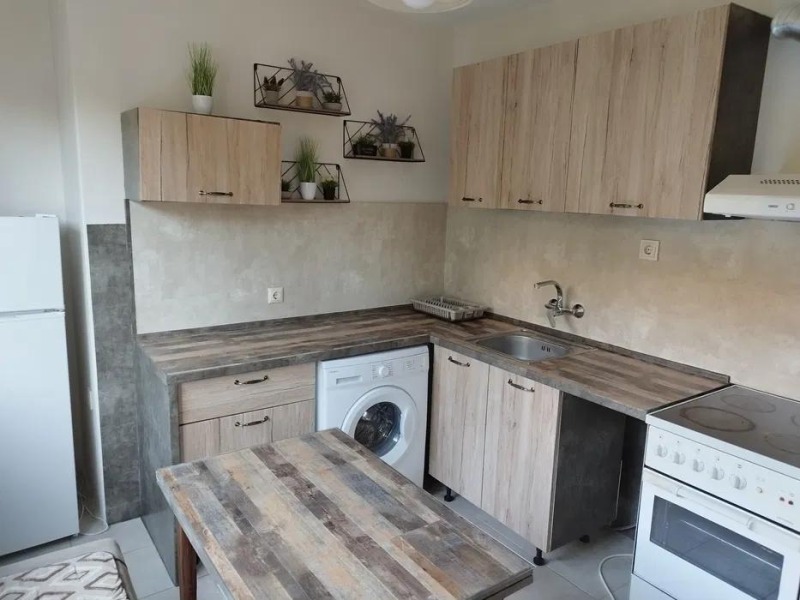 De inchiriat  1 dormitor Plovdiv , Cârșiiaca , 80 mp | 39368214