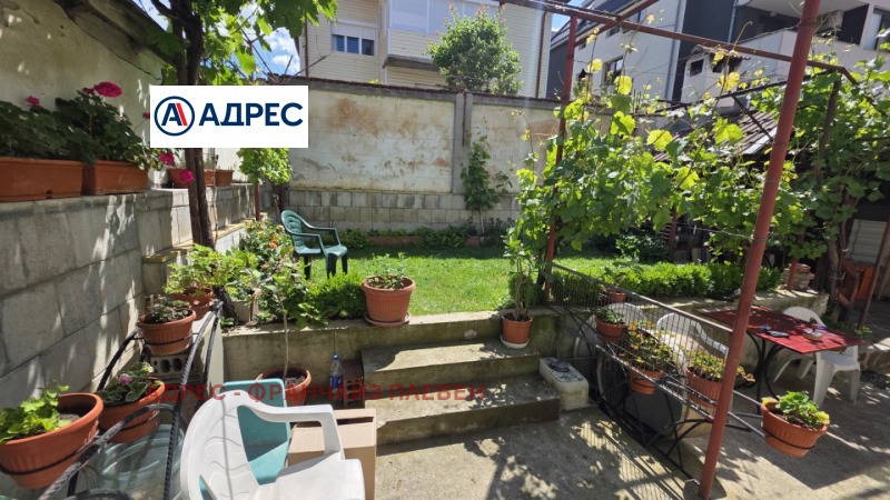 Дава под Наем ЕТАЖ ОТ КЪЩА в град Плевен, Широк център - 65 кв.м / 350 € » 684.54 лв., АДРЕС - ФРАНЧАЙЗ ПЛЕВЕН