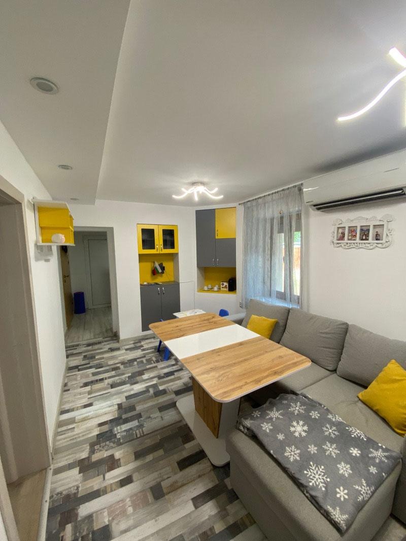 Дава под нем  3-стаен, град Пловдив, Младежки Хълм •  650 EUR • ID 29016909 — holmes.bg - [1] 