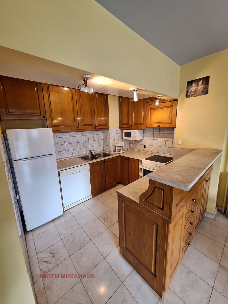 Дава под нем  3-стаен, град София, Лозенец •  850 € • ID 44685951 — holmes.bg - [1] 