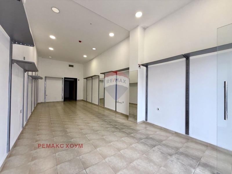 Дава под наем МАГАЗИН, гр. Варна, област Варна, снимка 9 - Магазини - 53514213