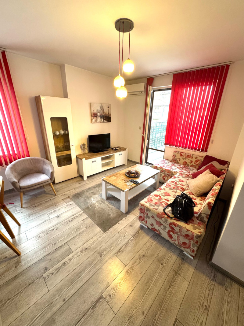Do wynajęcia  1 sypialnia Sofia , Reduta , 70 mkw | 75630410