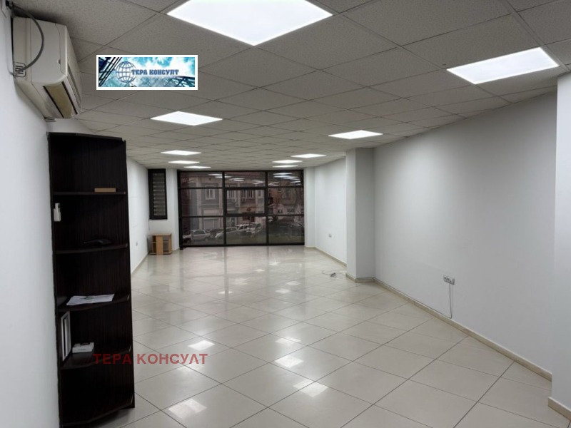 Дава под наем ОФИС, гр. Плевен, Идеален център, снимка 2 - Офиси - 53512384