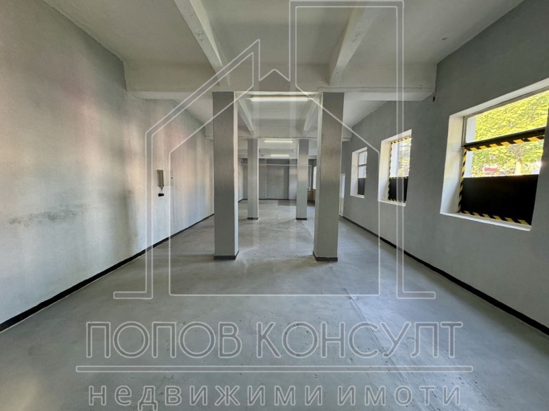 Te huur  Winkel Plovdiv , Kjutsjuk Parizj , 140 m² | 53569079