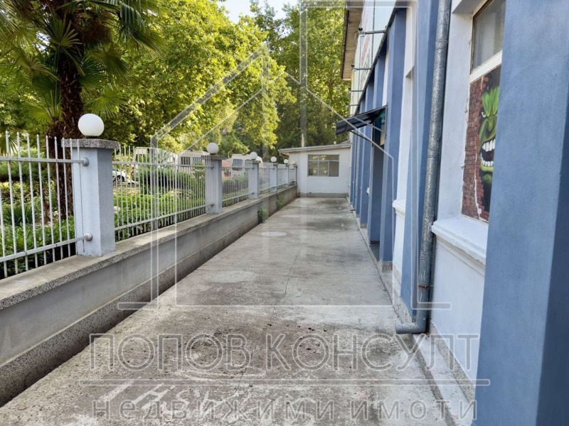 Te huur  Winkel Plovdiv , Kjutsjuk Parizj , 140 m² | 53569079 - afbeelding [2]