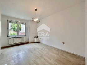 3 bedroom Meditsinska akademiya, Sofia 1