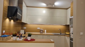 ����� ���� ��� ���� 3-�����,���� �����, ������� 2>