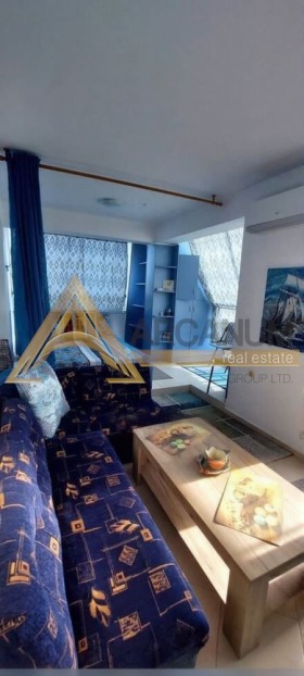 Grenier Hristo Botev, Varna