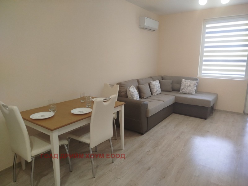 Zu vermieten  1 Schlafzimmer Burgas , Izgrew , 65 qm | 98696237 - Bild [4]