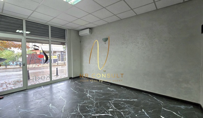 Издаје се  Схоп Софија , Центар , 43 м2 | 53239620 - слика [2]
