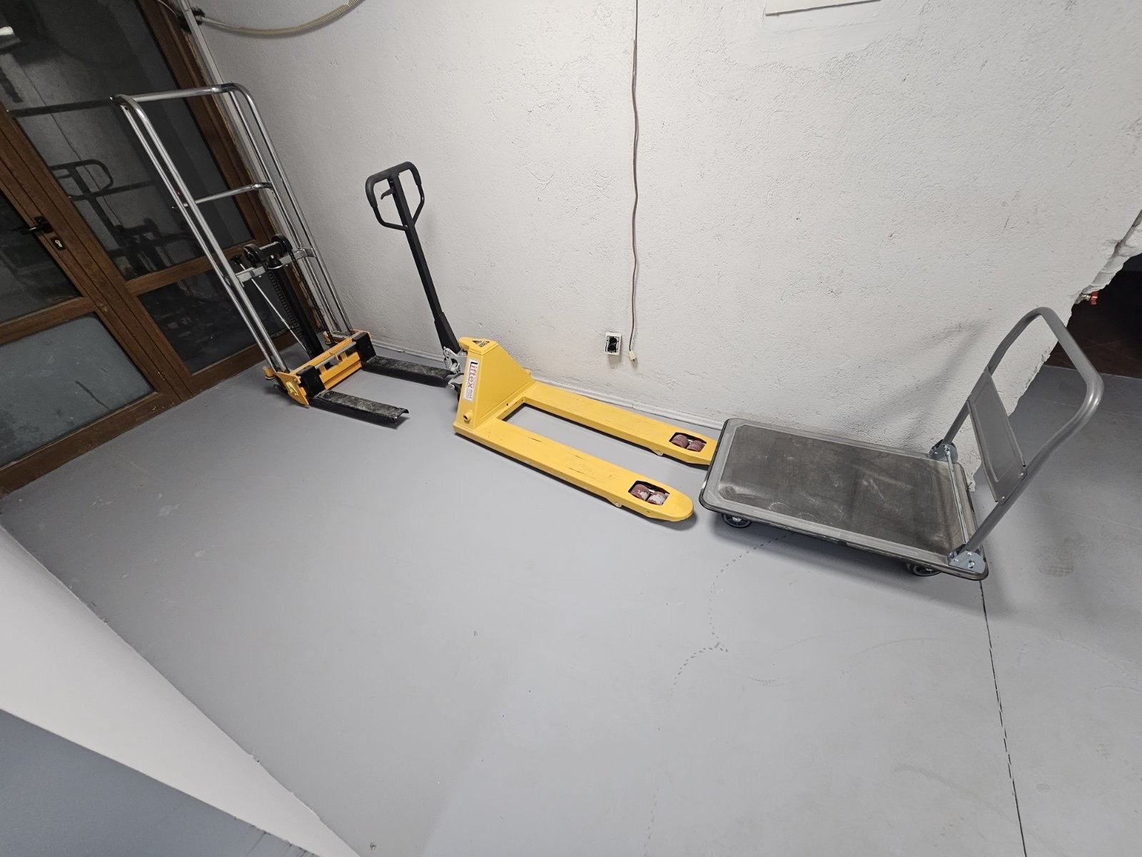 Дава под наем СКЛАД, гр. София, Бъкстон, снимка 2 - Складове - 53608392