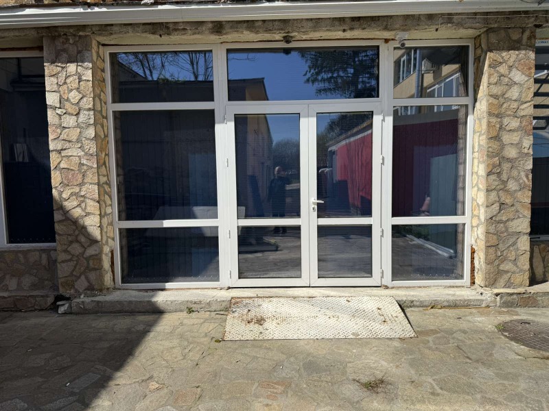 Дава под Наем СКЛАД в град Пловдив, Индустриална зона - Тракия - 202 кв.м / 900 € » 1 760.25 лв., МДК БЪЛГАРИЯ