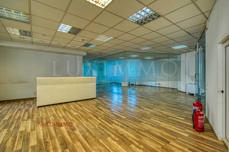 Te huur  Kantoor Sofia , Gotse Deltsjev , 604 m² | 77378459 - afbeelding [12]