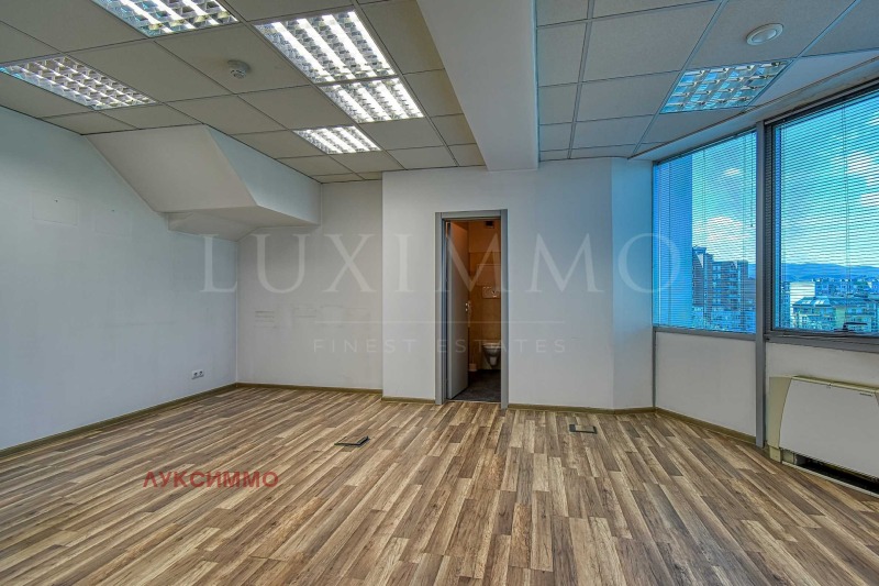 Te huur  Kantoor Sofia , Gotse Deltsjev , 604 m² | 77378459 - afbeelding [10]