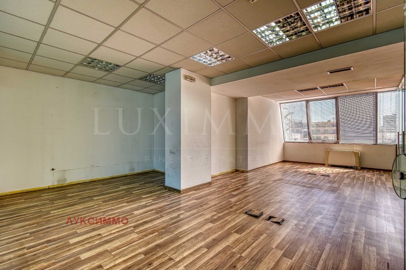 Te huur  Kantoor Sofia , Gotse Deltsjev , 604 m² | 77378459 - afbeelding [9]