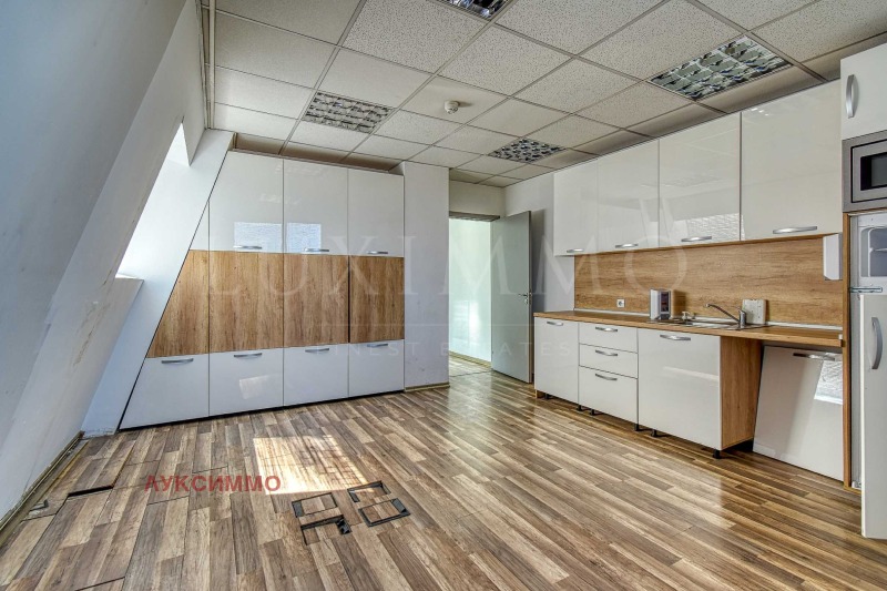 Te huur  Kantoor Sofia , Gotse Deltsjev , 604 m² | 77378459 - afbeelding [14]