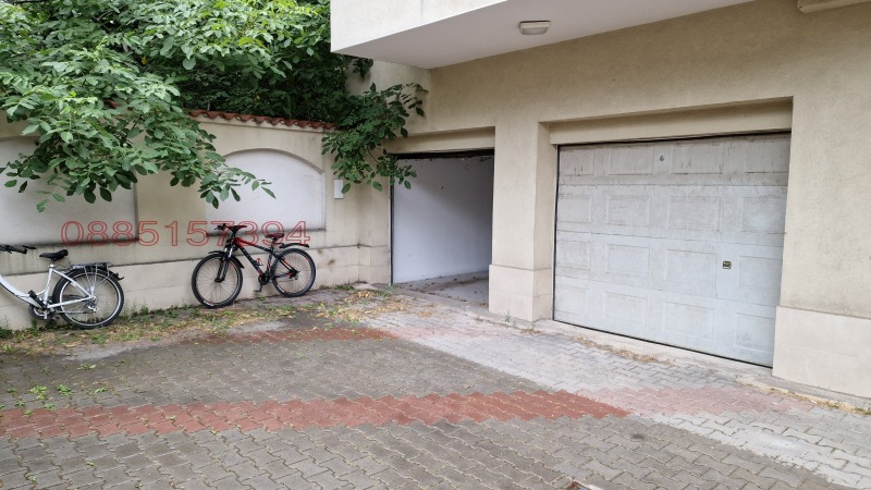 Дава под наем ГАРАЖ, ПАРКОМЯСТО, гр. София, Център, снимка 2 - Гаражи и паркоместа - 52827356