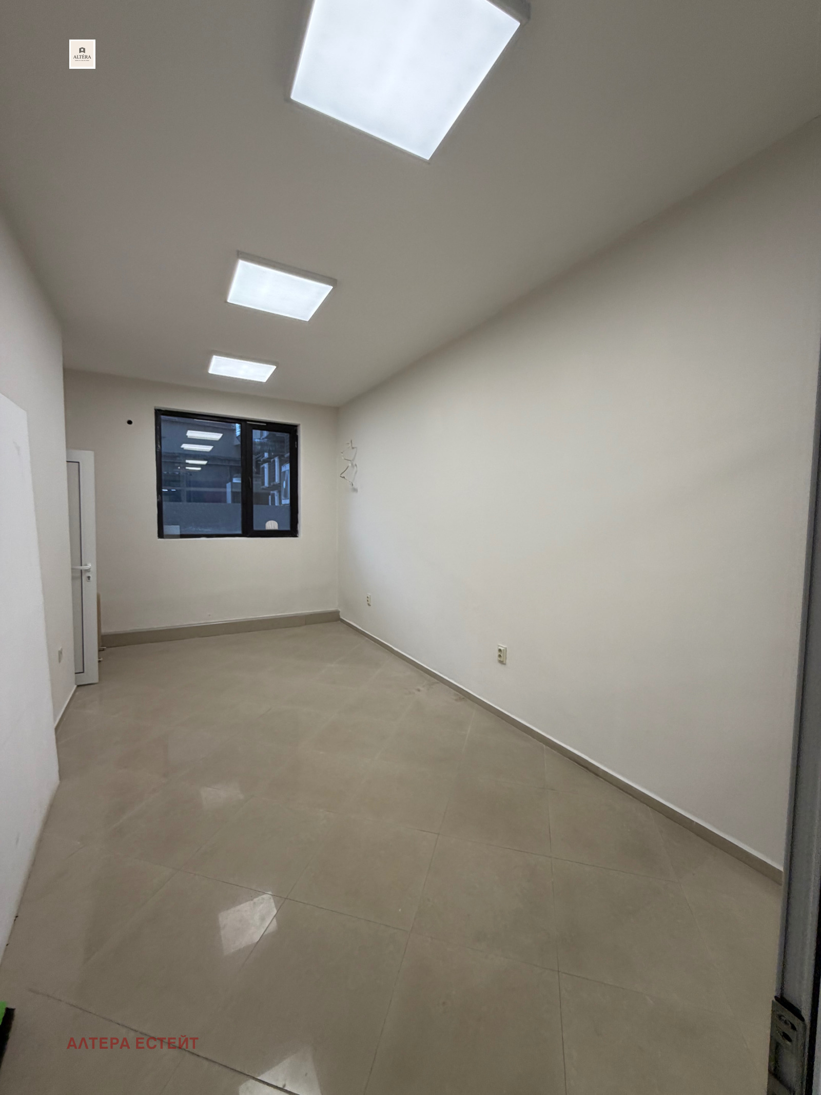 Дава под наем МАГАЗИН, гр. Варна, Гранд Мол, снимка 5 - Магазини - 54310929