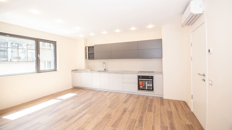 Дава под нем  3-стаен, град София, Изток • 1 200 EUR • ID 58589154 — holmes.bg - [1] 