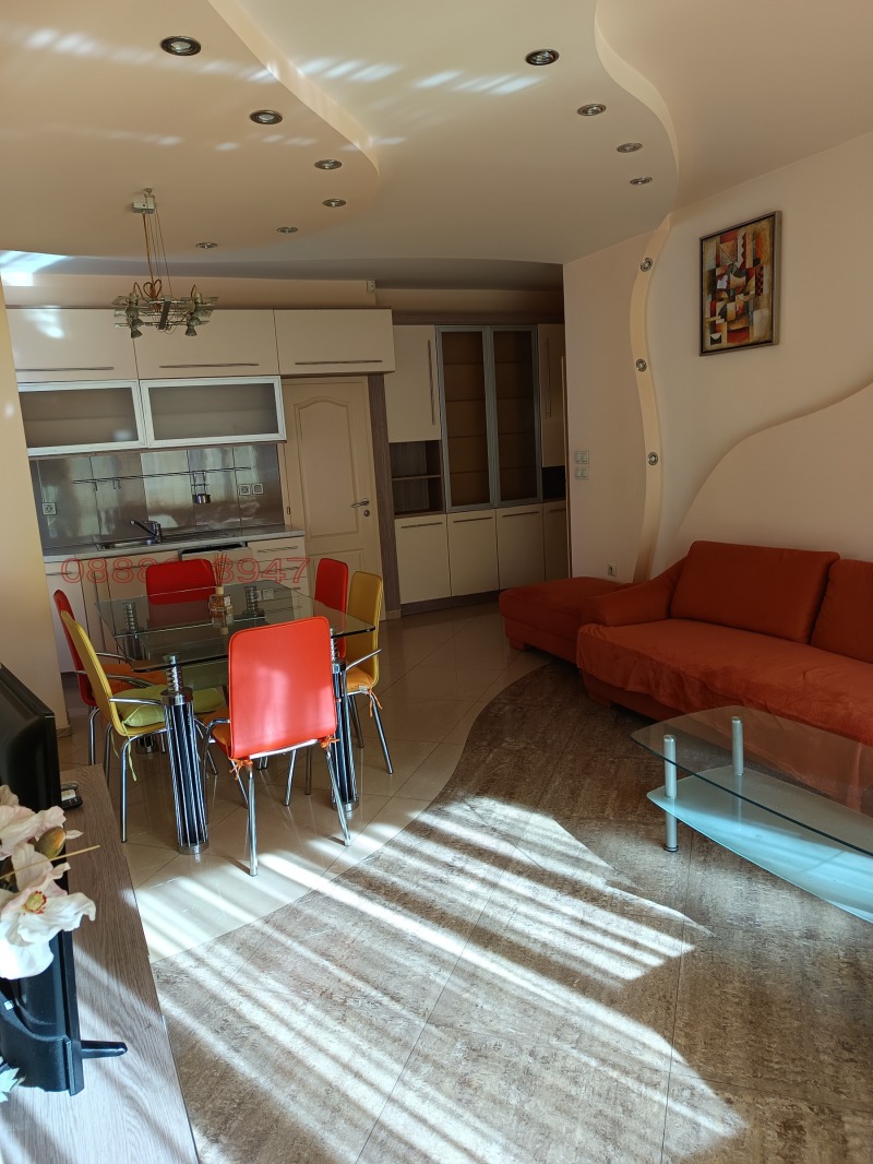 Дава под наем 3-СТАЕН, гр. София, Гоце Делчев, снимка 3 - Апартаменти - 52611018