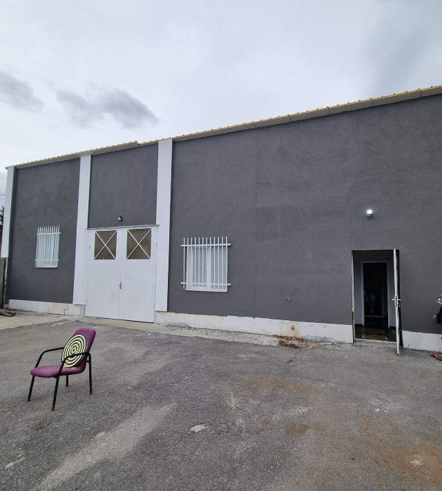 Дава под наем ПРОМ. ПОМЕЩЕНИЕ, гр. София, Военна рампа, снимка 5 - Производствени сгради - 53345892