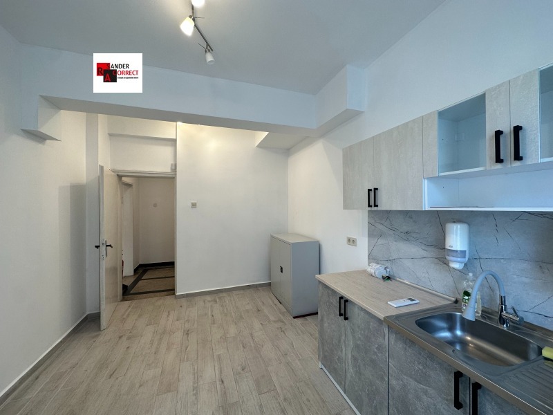 Te huur  Kantoor Sofia , Tsentar , 95 m² | 23378618 - afbeelding [5]