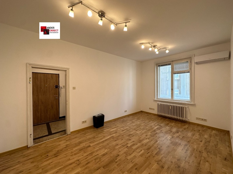 Te huur  Kantoor Sofia , Tsentar , 95 m² | 23378618 - afbeelding [7]