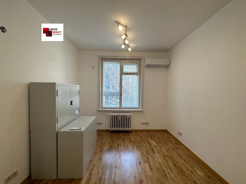 Te huur  Kantoor Sofia , Tsentar , 95 m² | 23378618 - afbeelding [8]