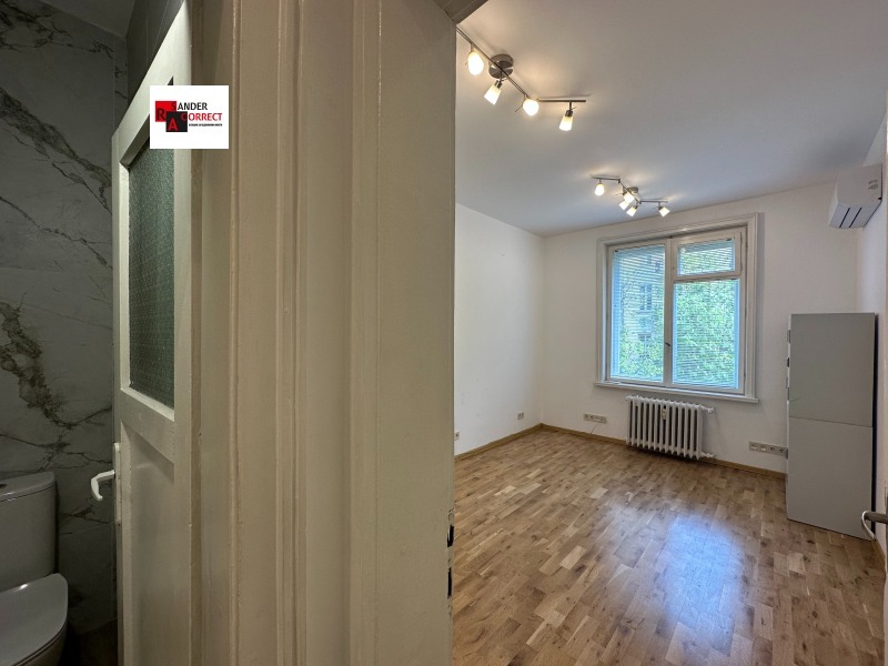 Te huur  Kantoor Sofia , Tsentar , 95 m² | 23378618 - afbeelding [12]