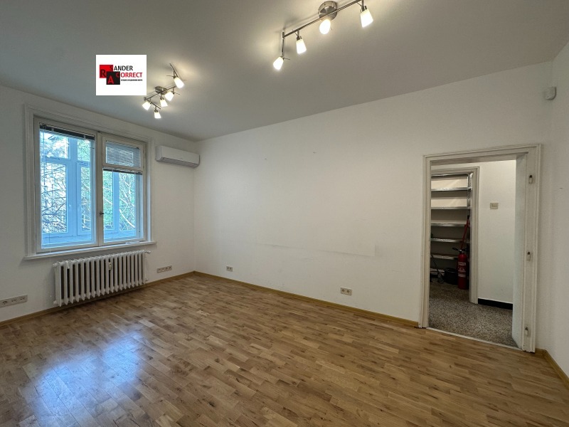 Te huur  Kantoor Sofia , Tsentar , 95 m² | 23378618 - afbeelding [6]