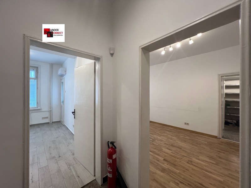Te huur  Kantoor Sofia , Tsentar , 95 m² | 23378618 - afbeelding [2]