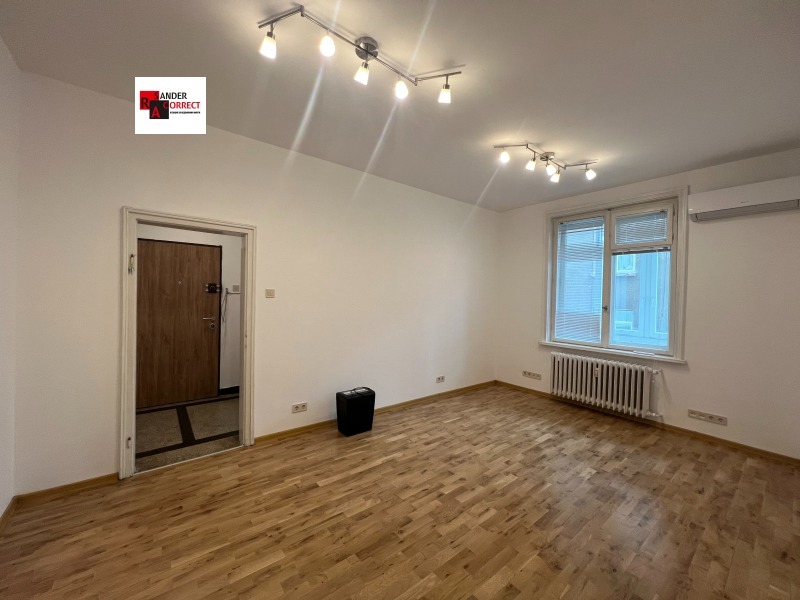 Te huur  Kantoor Sofia , Tsentar , 95 m² | 23378618 - afbeelding [15]
