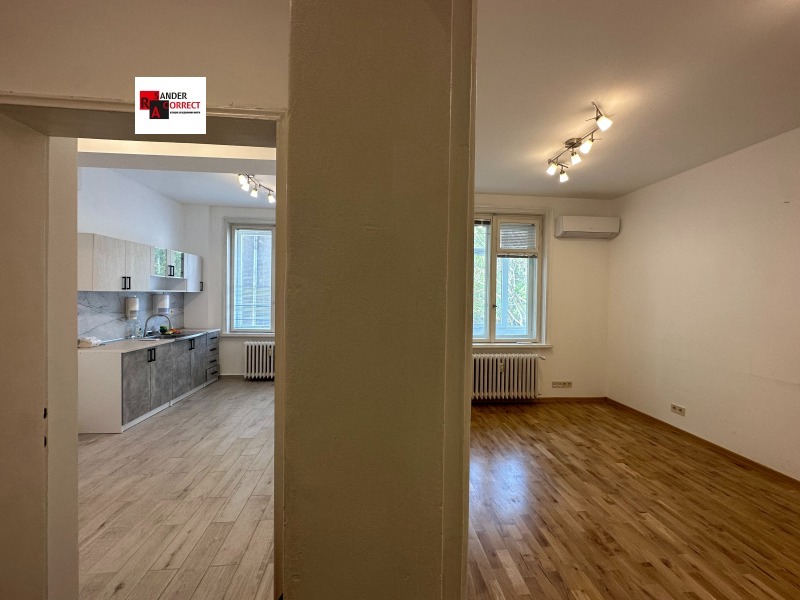 Te huur  Kantoor Sofia , Tsentar , 95 m² | 23378618 - afbeelding [17]