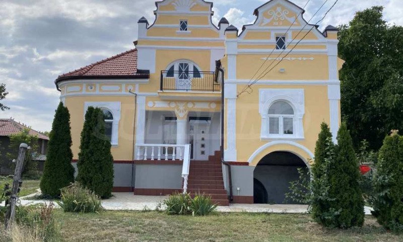 Дава под Наем КЪЩА в област Видин, с. Антимово - 165 кв.м / 1 000 € » 1 955.83 лв., СУПРИММО ОФИСИ В СТРАНАТА