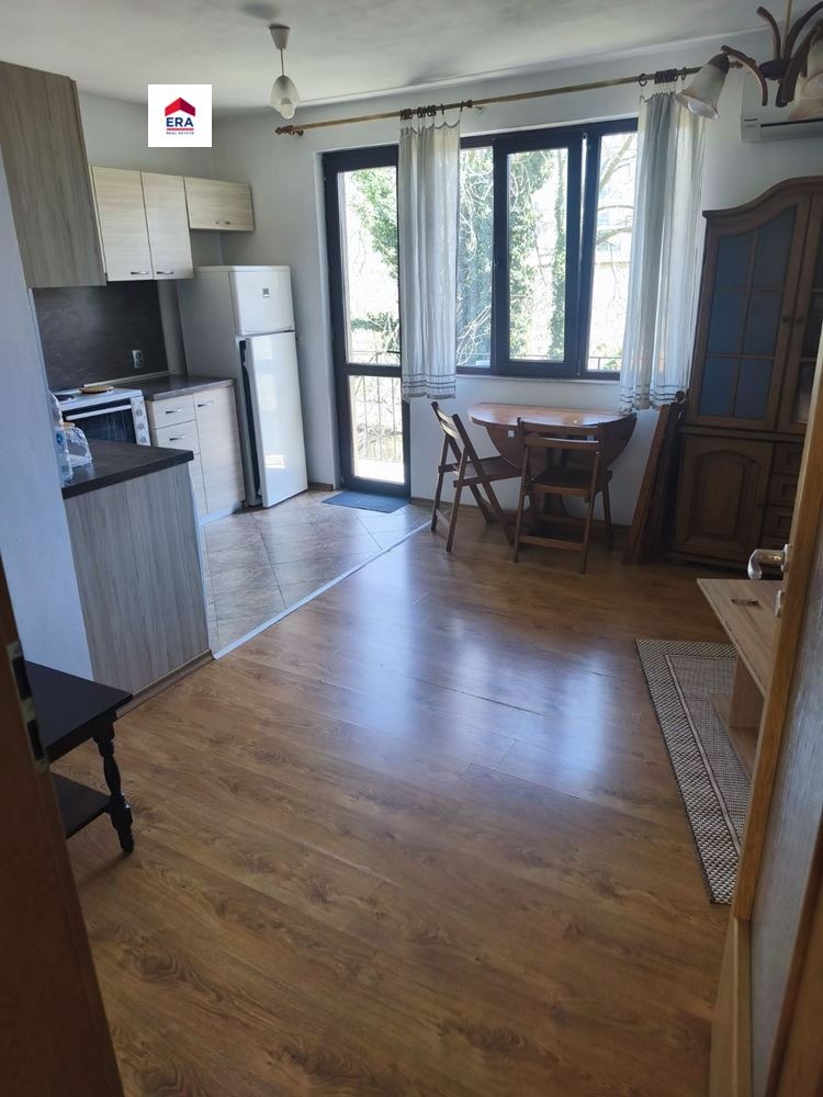 Дава под наем 3-СТАЕН, гр. Пловдив, Център