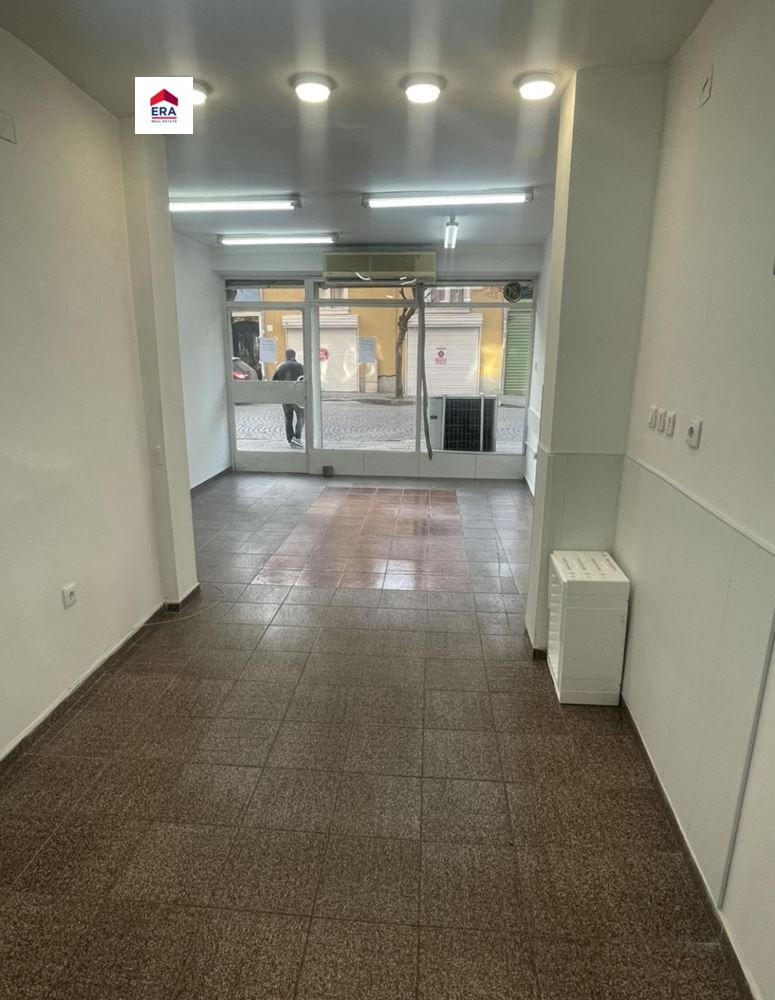 Дава под наем МАГАЗИН, гр. Пловдив, Център, снимка 3 - Магазини - 53777891