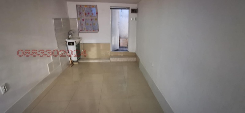 Дава под наем МАГАЗИН, гр. Пловдив, Център, снимка 2 - Магазини - 52805182